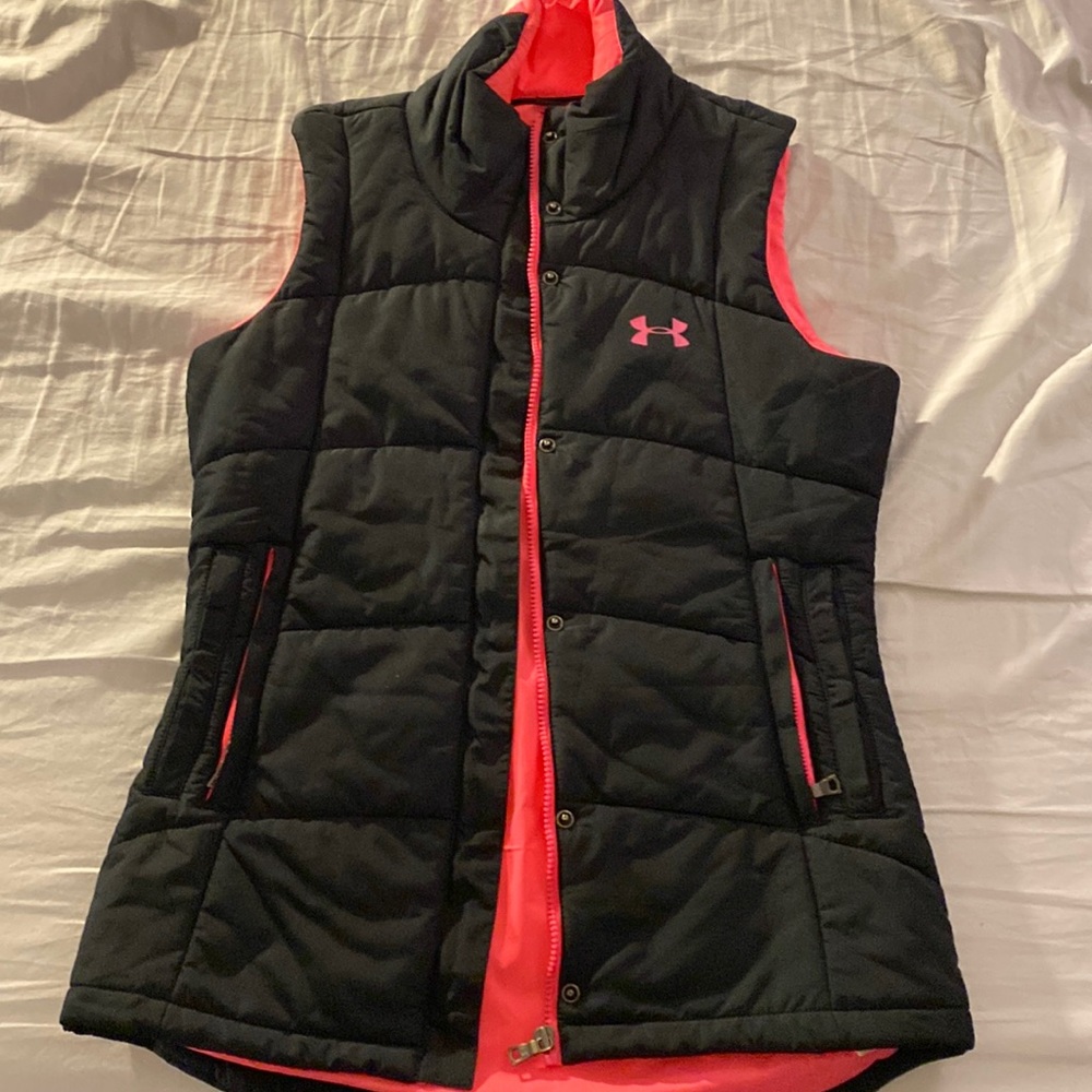 Like new Under Armour women’s vest black/pink